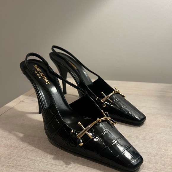 SAINT LAURENT BLADE SLINGBACK PUMPS IN CROCODILE-EMBOSSED PATENT LEATHER - Picture 6 of 14